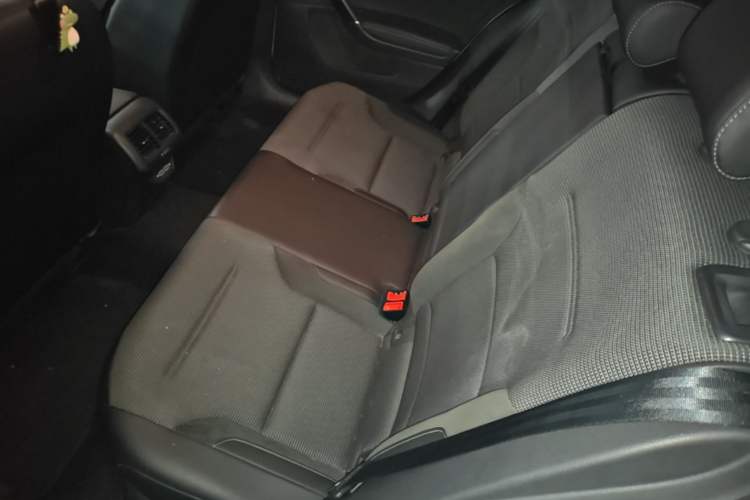 Used Volkswagen Golf 2019 1.6L Automatic Comfort Model China V Standard Left Rear Seat