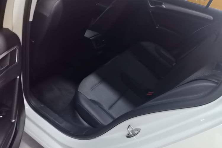 Used Volkswagen Golf 2019 1.6L Automatic Comfort Model China V Standard Left Rear Seat
