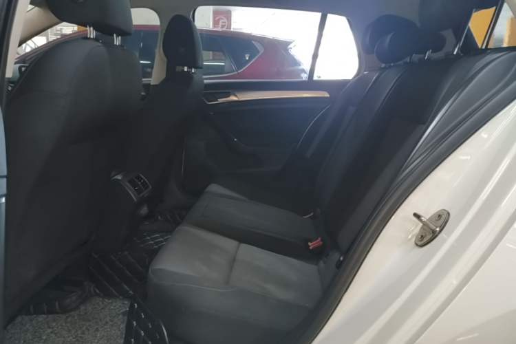 Used Volkswagen Golf 2019 200TSI DSG Comfort & Ambition Edition China VI Standard Left Rear Seat