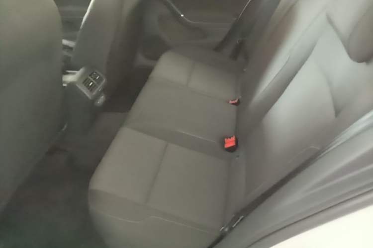 Used Volkswagen Golf 2019 200TSI DSG Comfort & Ambition Edition China VI Standard Left Rear Seat