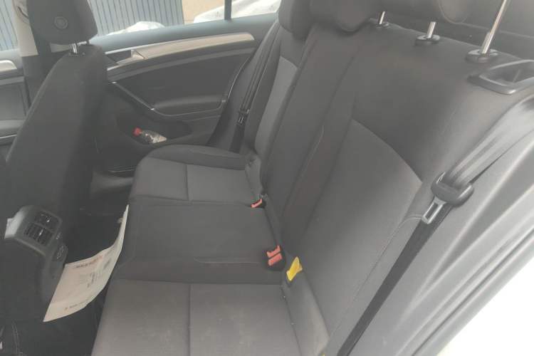 Used Volkswagen Golf 2019 200TSI DSG Comfort & Ambition Edition China VI Standard Left Rear Seat