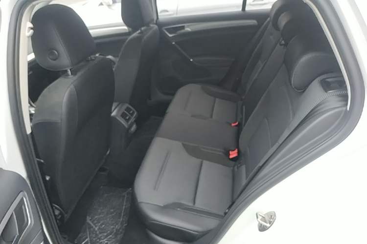 Used Volkswagen Golf 2019 1.6L Automatic Comfort Model China V Standard Left Rear Seat