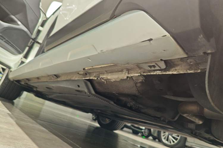 Used Volkswagen Golf 2019 1.8TSI Travel Edition Left Side Sill
