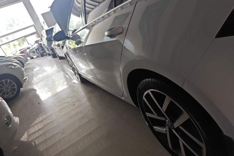 Used Volkswagen Golf 2019 280TSI DSG Luxury Version China VI Standard Left Side Sill