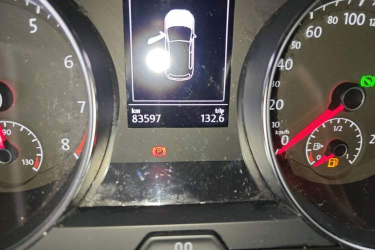 Used Volkswagen Golf 2019 280TSI DSG Comfort Version China VI Standard Odometer Close Up