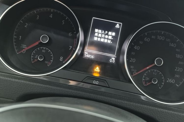 Used Volkswagen Golf 2019 280TSI DSG Comfort Version China VI Standard Odometer Close Up