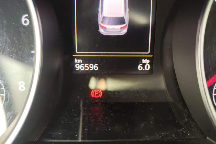 Used Volkswagen Golf 2019 1.8TSI Travel Edition Odometer Close Up