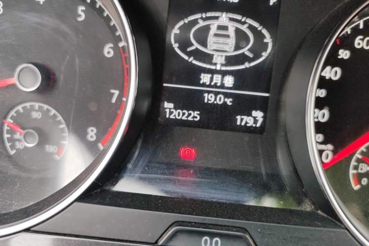 Used Volkswagen Golf 2019 1.6L Automatic Comfort Model China V Standard Odometer Close Up