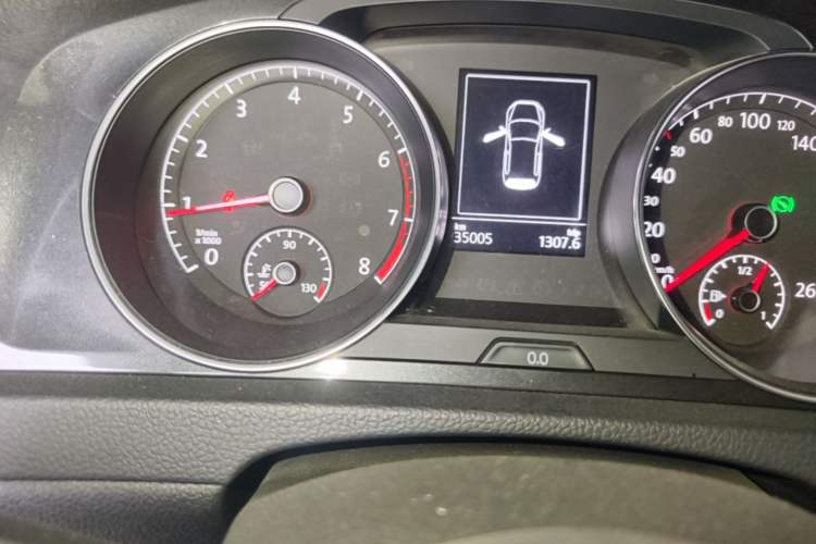 Used Volkswagen Golf 2019 1.6L Automatic Comfort Model China V Standard Odometer Close Up