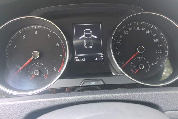 Used Volkswagen Golf 2019 280TSI DSG R-Line Model China V Standard Odometer Close Up