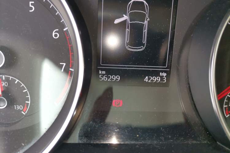 Used Volkswagen Golf 2019 200TSI DSG Comfort & Ambition Edition China VI Standard Odometer Close Up