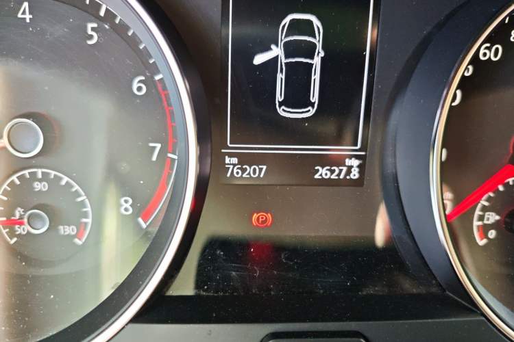 Used Volkswagen Golf 2019 280TSI DSG Comfort Version China VI Standard Odometer Close Up