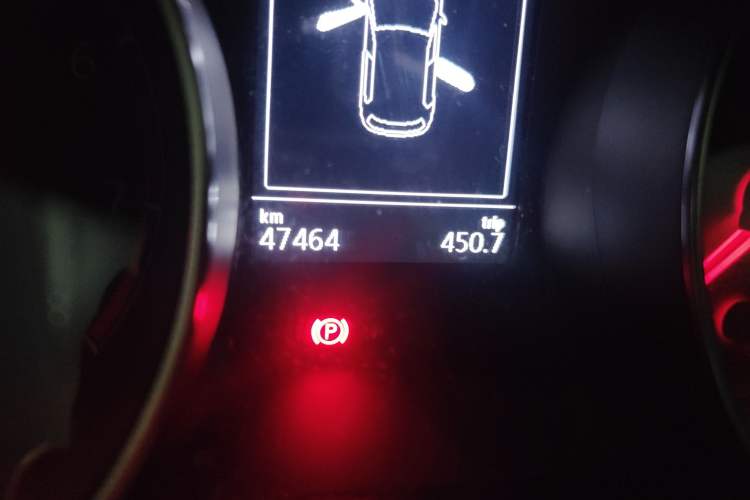 Used Volkswagen Golf 2019 200TSI DSG Comfort & Ambition Edition China VI Standard Odometer Close Up