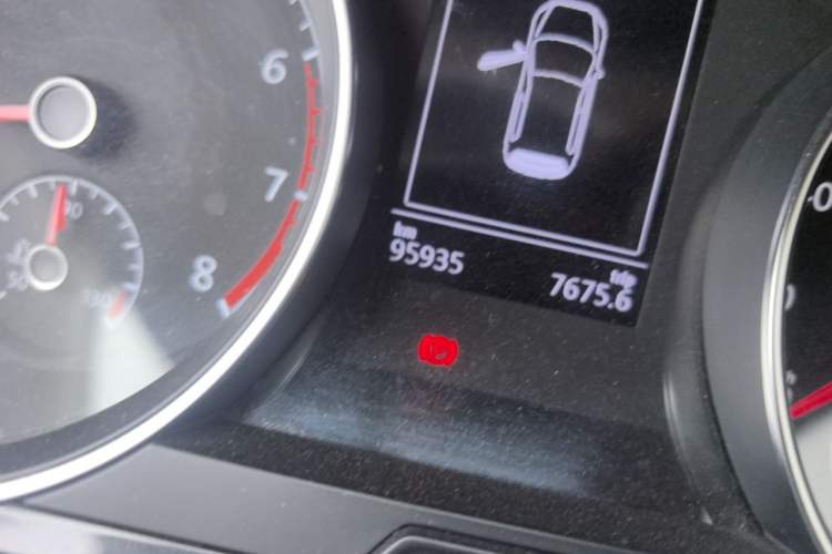 Used Volkswagen Golf 2019 200TSI DSG Comfort & Ambition Edition China VI Standard Odometer Close Up