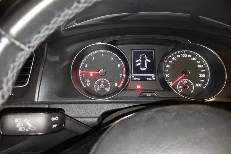 Used Volkswagen Golf 2019 280TSI DSG Comfort Version China VI Standard Odometer Close Up