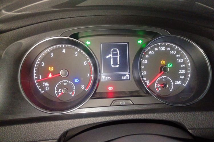 Used Volkswagen Golf 2019 280TSI DSG Comfort Version China V Standard Odometer Close Up