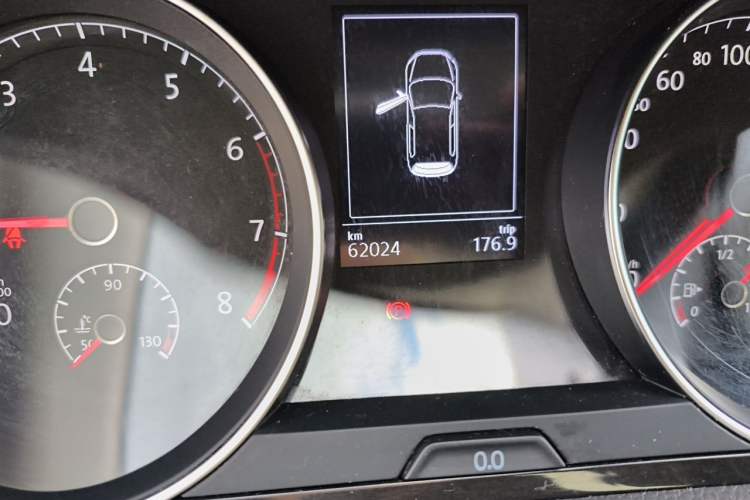 Used Volkswagen Golf 2019 200TSI DSG Comfort & Ambition Edition China VI Standard Odometer Close Up