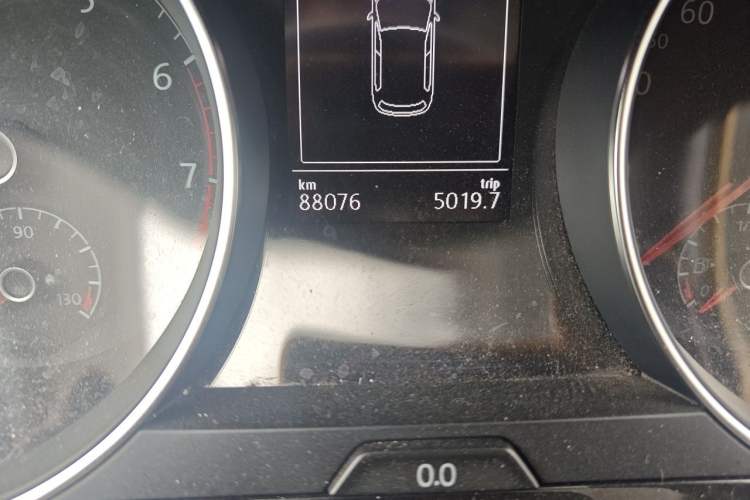 Used Volkswagen Golf 2019 200TSI DSG Comfort Version China VI Standard Odometer Close Up