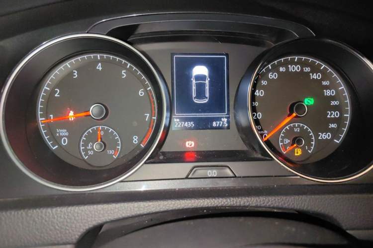 Used Volkswagen Golf 2019 200TSI DSG Comfort & Ambition Edition China VI Standard Odometer Close Up