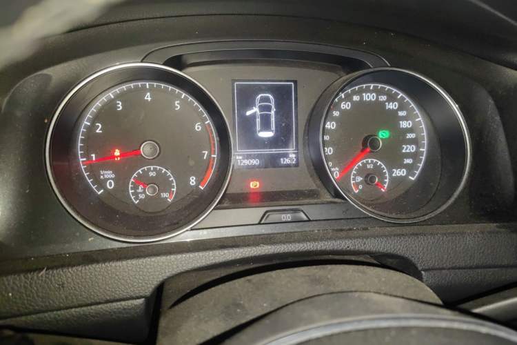 Used Volkswagen Golf 2019 200TSI DSG Comfort & Ambition Edition China VI Standard Odometer Close Up