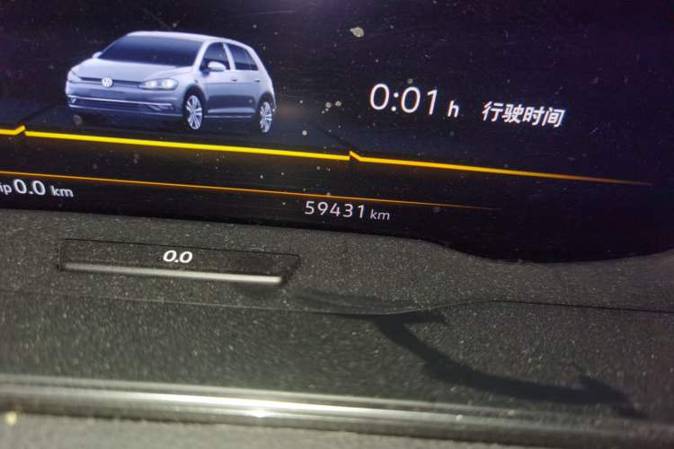Used Volkswagen Golf 2019 280TSI DSG Luxury Version China VI Standard Odometer Close Up