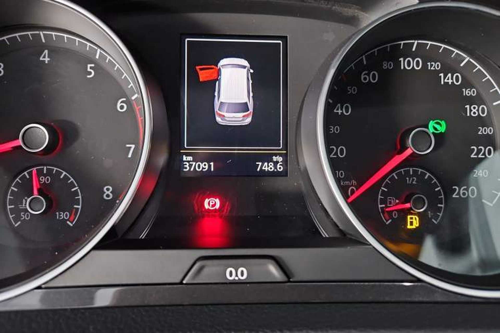 Used Volkswagen Golf 2019 1.8TSI Travel Edition Odometer Close Up