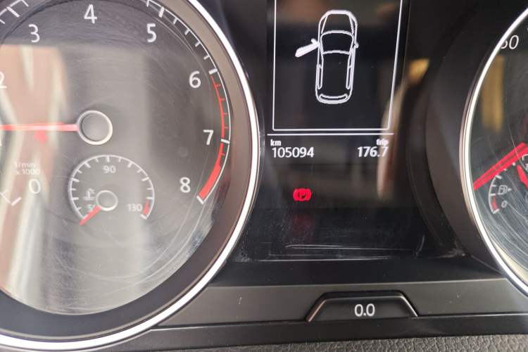 Used Volkswagen Golf 2019 280TSI DSG Comfort Version China VI Standard Odometer Close Up