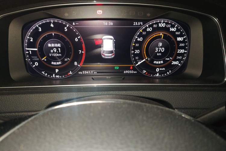 Used Volkswagen Golf 2019 280TSI DSG Luxury Version China VI Standard Odometer Close Up