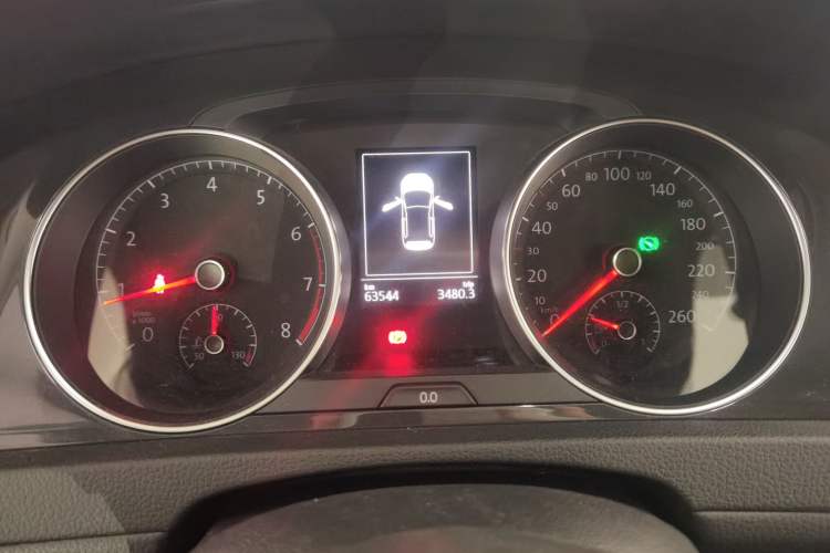 Used Volkswagen Golf 2019 200TSI DSG Comfort & Ambition Edition China VI Standard Odometer Close Up