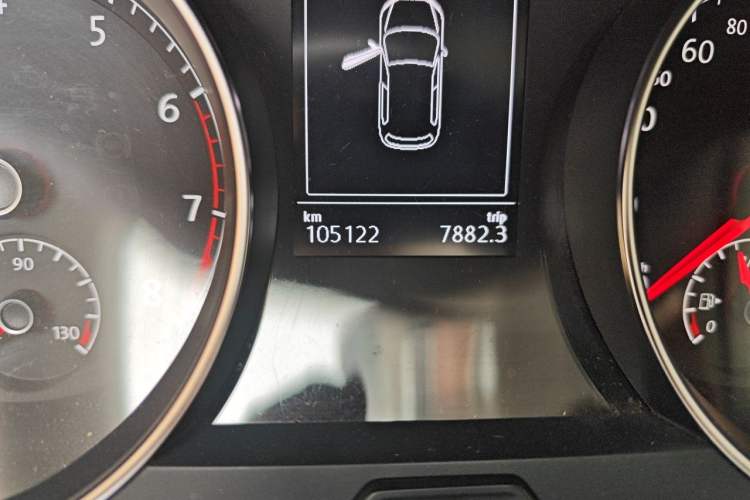 Used Volkswagen Golf 2019 200TSI DSG Comfort & Ambition Edition China VI Standard Odometer Close Up