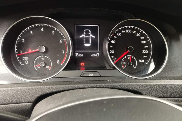 Used Volkswagen Golf 2019 1.6L Automatic Comfort Model China V Standard Odometer Close Up