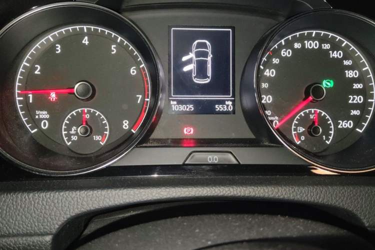 Used Volkswagen Golf 2019 280TSI DSG R-Line Model China V Standard Odometer Close Up