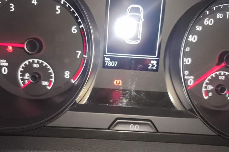 Used Volkswagen Golf 2019 280TSI DSG Comfort Version China VI Standard Odometer Close Up