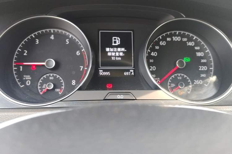 Used Volkswagen Golf 2019 280TSI DSG Comfort Version China VI Standard Odometer Close Up