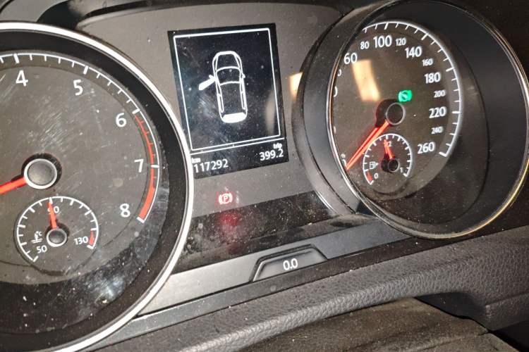 Used Volkswagen Golf 2019 200TSI DSG Comfort Version China VI Standard Odometer Close Up