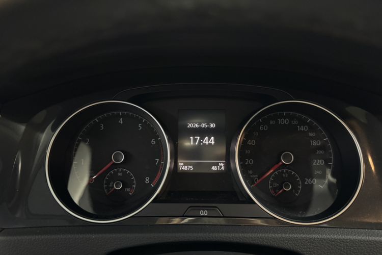 Used Volkswagen Golf 2019 200TSI DSG Comfort & Ambition Edition China VI Standard Odometer Close Up