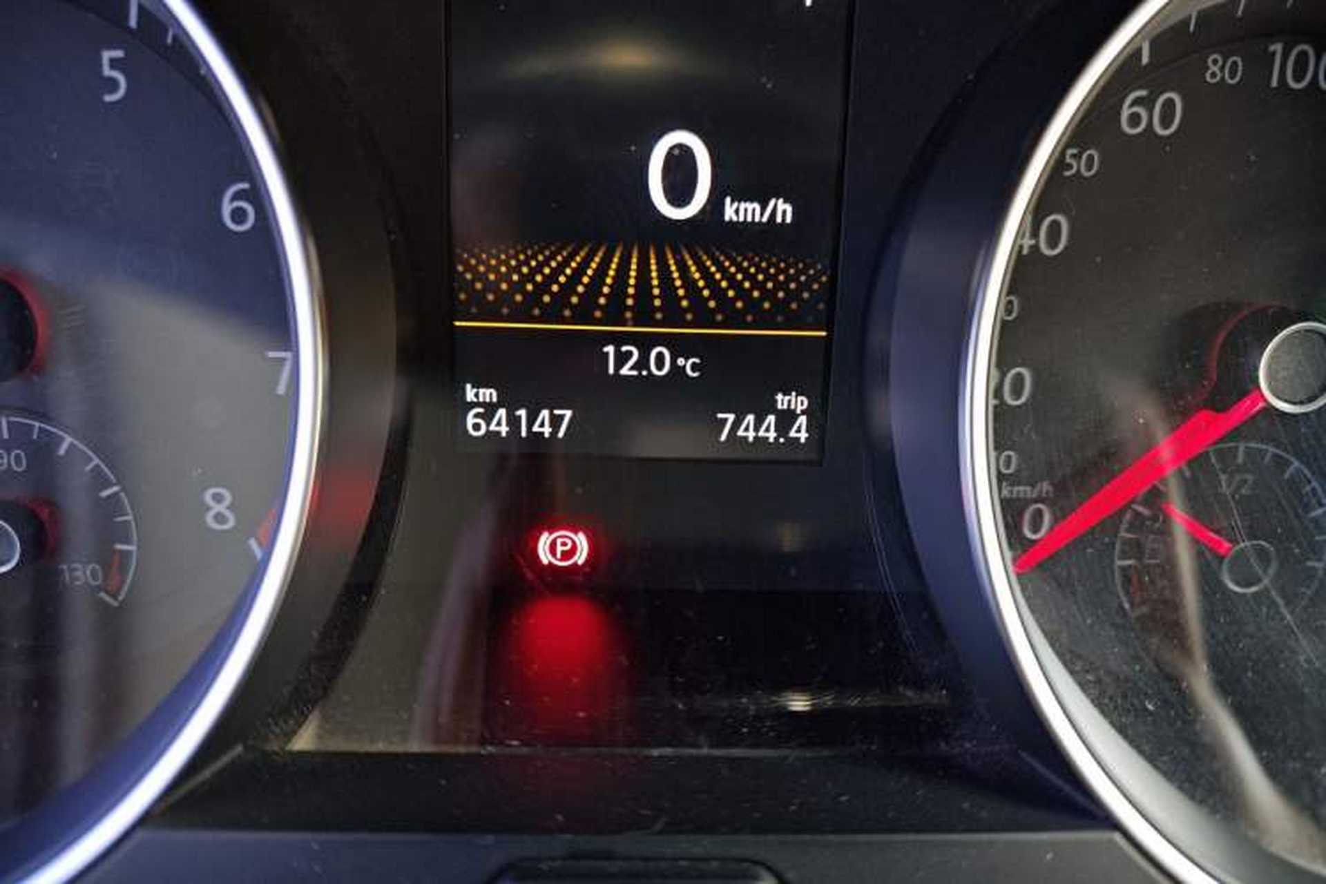 Used Volkswagen Golf 2019 1.8TSI Travel Edition Odometer Close Up