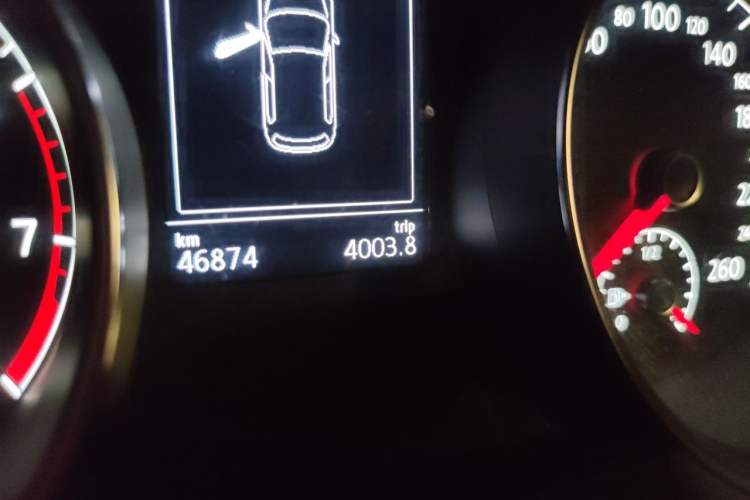 Used Volkswagen Golf 2019 200TSI DSG Comfort Version China VI Standard Odometer Close Up