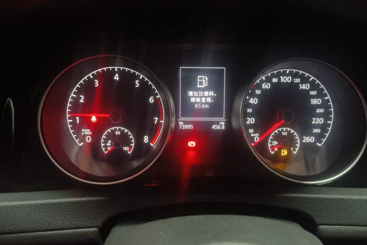 Used Volkswagen Golf 2019 280TSI DSG R-Line Model China V Standard Odometer Close Up