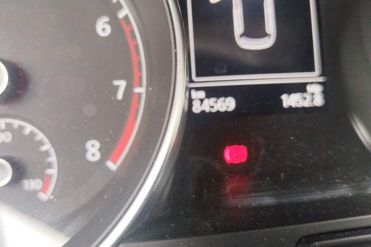 Used Volkswagen Golf 2019 280TSI DSG Comfort Version China VI Standard Odometer Close Up