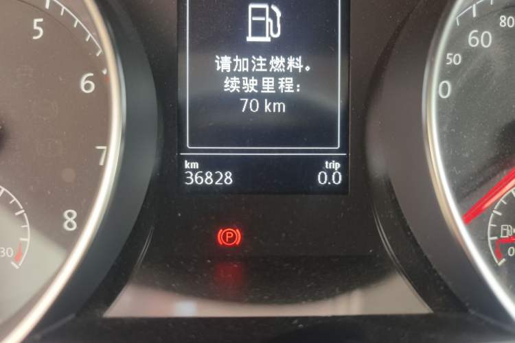Used Volkswagen Golf 2019 280TSI DSG Comfort Version China VI Standard Odometer Close Up