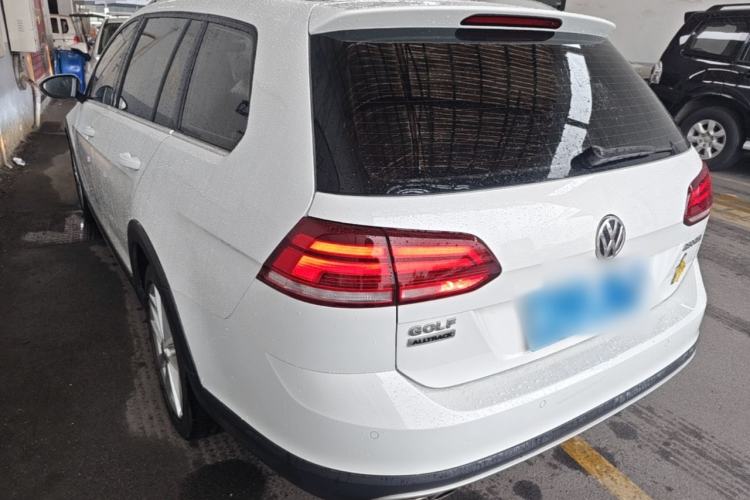 Used Volkswagen Golf 2019 1.8TSI Travel Edition Rear Left 45 Deg