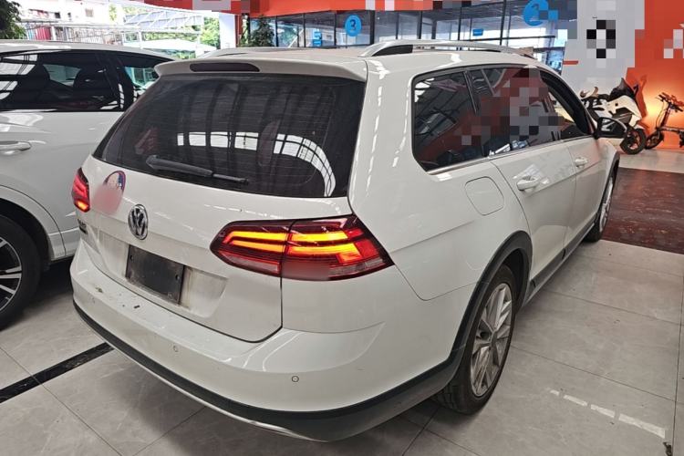 Used Volkswagen Golf 2019 1.8TSI Travel Edition Rear Right 45 Deg