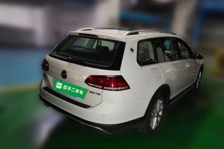 Used Volkswagen Golf 2019 1.8TSI Travel Edition Rear Right 45 Deg
