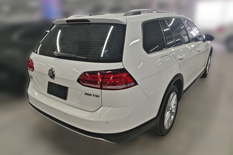 Used Volkswagen Golf 2019 1.8TSI Travel Edition Rear Right 45 Deg