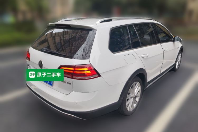 Used Volkswagen Golf 2019 1.8TSI Travel Edition Rear Right 45 Deg