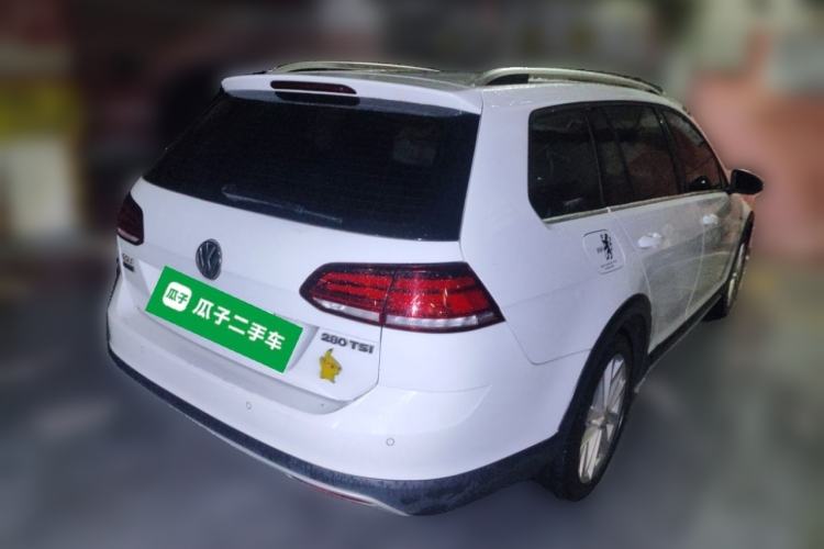 Used Volkswagen Golf 2019 1.8TSI Travel Edition Rear Right 45 Deg
