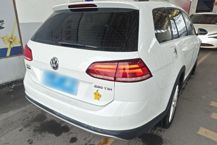 Used Volkswagen Golf 2019 1.8TSI Travel Edition Rear Right 45 Deg