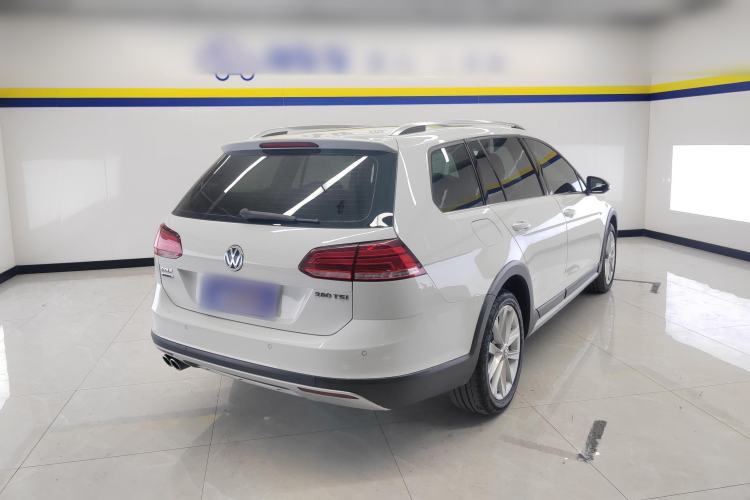 Used Volkswagen Golf 2019 1.8TSI Travel Edition Rear Right 45 Deg