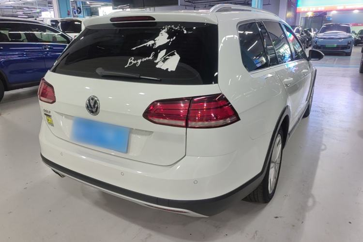 Used Volkswagen Golf 2019 1.8TSI Travel Edition Rear Right 45 Deg